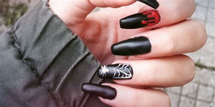 10 Spooky and Cute Halloween Nail Art Design Ideas