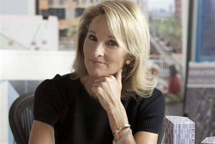 12 Extraordinary Facts About Amanda Burden