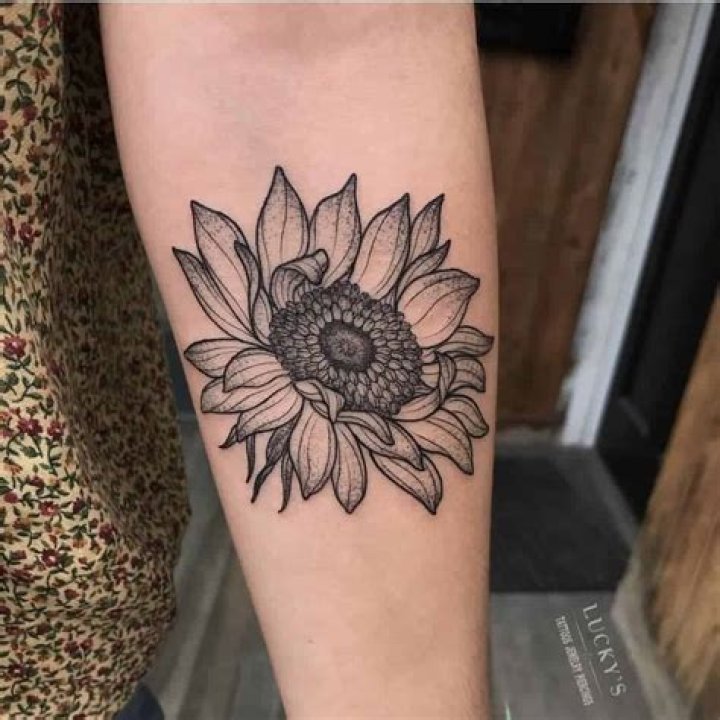 30 Best Sunflower Tattoos For Women (2022)