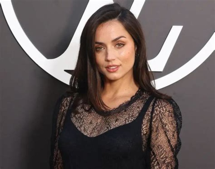 Ana de Armas- Height, Weight, Bra Size, Hair, Eye Color