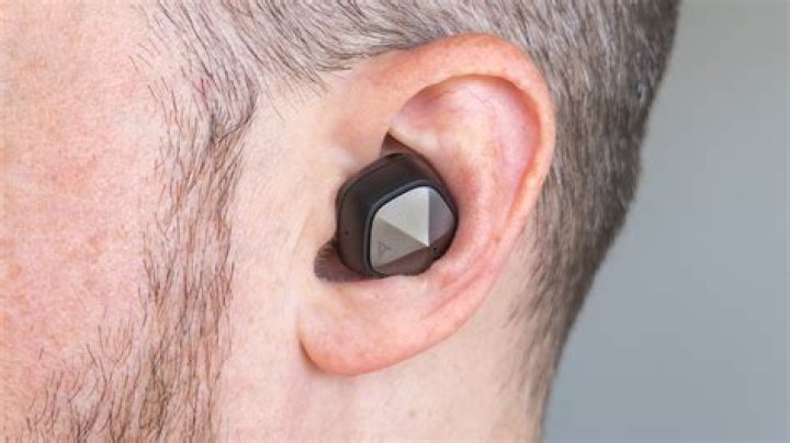 Astell & Kern UW100 review: Clear sound for most ears