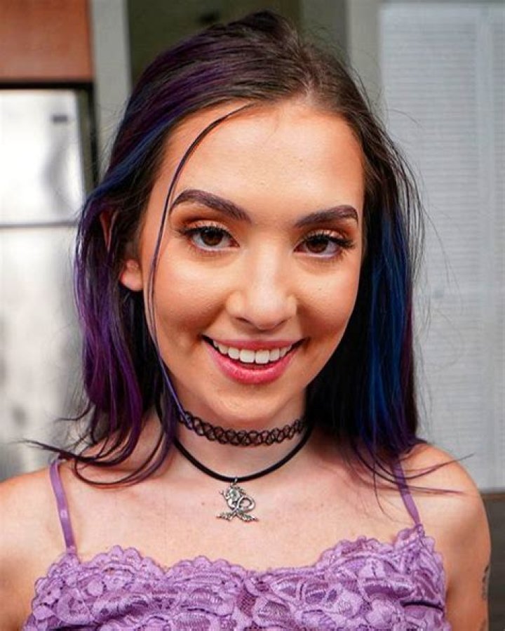 Bailey Base - Age, Height, Weight, Net Worth, Onlyfans, Biography, Wiki