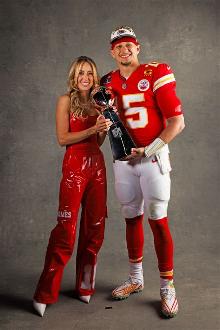 Brittany Mahomes’ Custom-Made Pants Worn During Eagles Matchup Steal the Show in Arrowhead