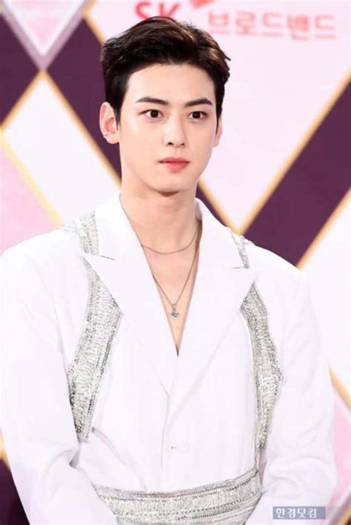 Cha Eun Woo Net Worth 2022 — How Rich is the ASTRO Member?