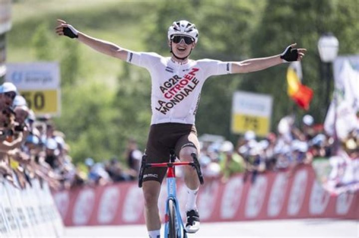 Ciclismo: Felix Gall revienta el Tour de Suiza mientras Evenepoel sufre y Ayuso se hunde