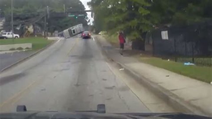 Clayton County police dashcam video of wreck and officer response
