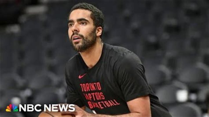 CNN.com - Ex-NBA player arrested after gunfire heard near White House