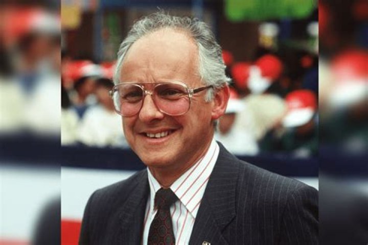 Dickie Arbiter