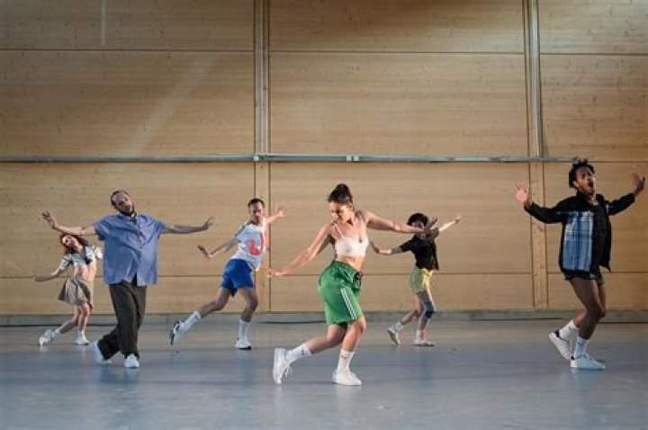 Distortion – Constanza Macras und die Hamburger HipHop-Academy konstruieren und dekonstruieren auf Kampnagel Identitätskonzepte