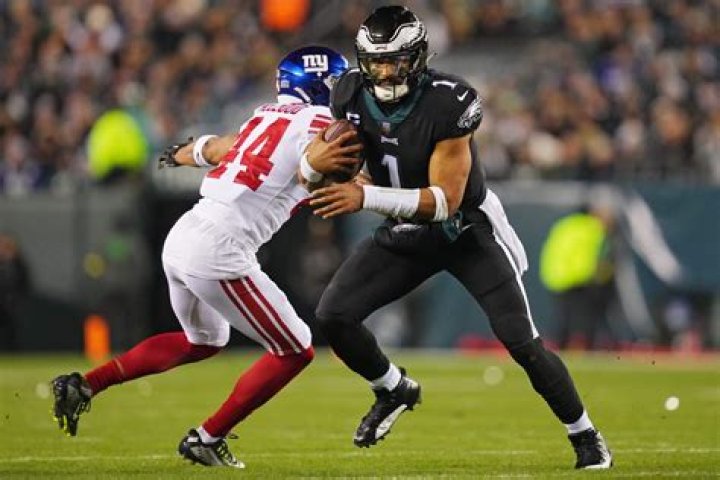 Eagles clinch NFC’s top seed, home-field advantage throughout postseason with win over Giants