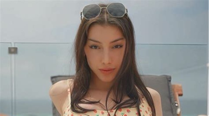 Ella Hunt Wiki, Height, Age, Family, Facts, Net Worth, Bio