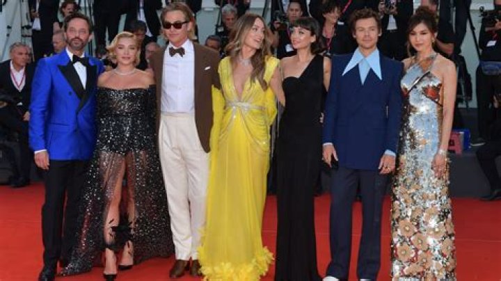 Florence Pugh et Harry Styles étaient en train de flirter avant qu’Olivia Wilde ne leur tombe dessus…