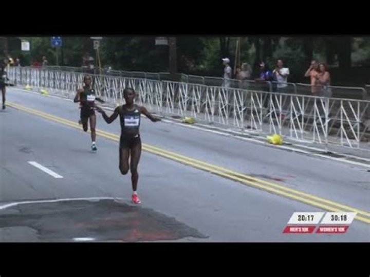 Front-runner at AJC Peachtree Road Race takes wrong turn