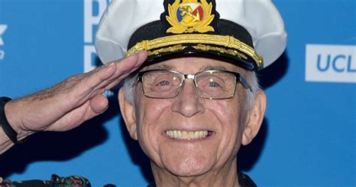 Gavin MacLeod, Love Boat Captain, Dead at 90