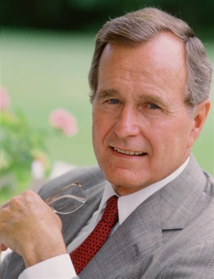 George H.W. Bush chats with HLN's Robin Meade