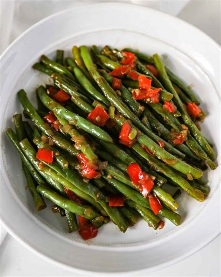 Green Beans With Onions and Tomatoes Recipe From Rachael Ray | Recipe