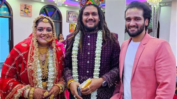 Hansraj Raghuwanshi Wife, Family, Age, Songs, Height, Bio