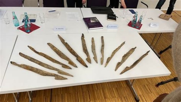 Holzfällen – Krystian Lupa verwandelt in Graz Thomas Bernhards Roman in ein Vier-Stunden-Bühnenstück