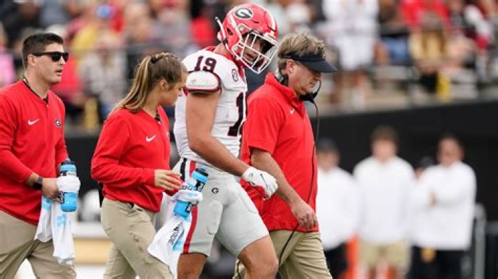 How long will it take for UGA Brock Bowers to recover?
