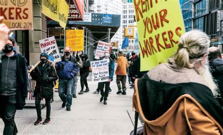 How the Strand Lost Its Workers