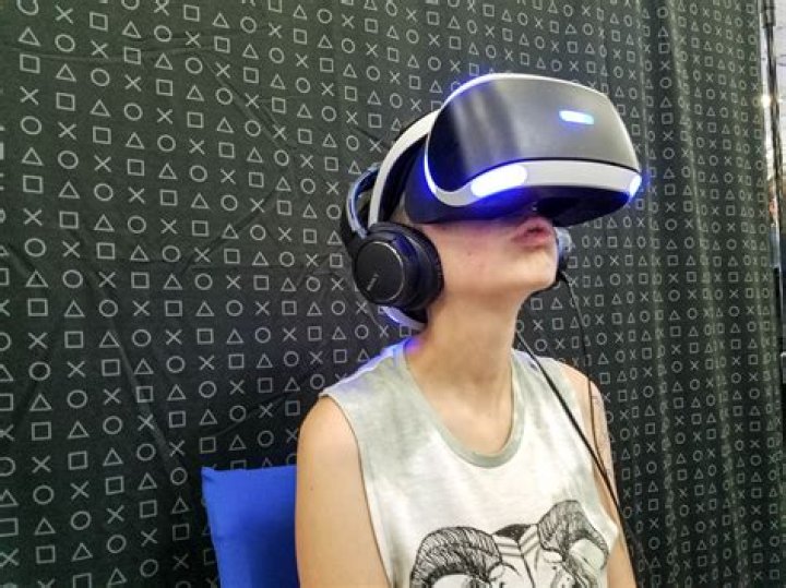 How to deal with nausea when playing PlayStation VR