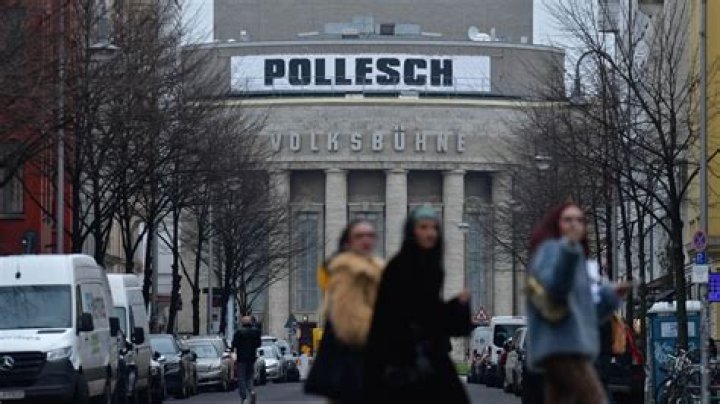 Ich schau dir in die Augen ... – René Pollesch stellt die alten Fragen neu