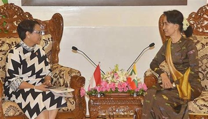 Indonesian Advocates Demand Nobel Prize of Myanmar Leader Revoked
