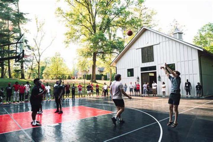 Inside Cincinnati football’s 2021 move-in weekend and trip to the tricked-out Fickell Barn