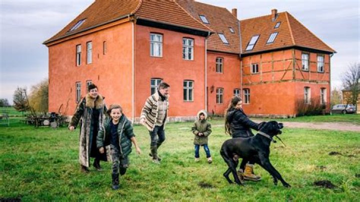 Insistieren – Auf Kampnagel deklinieren Monika Gintersdorfer und Knut Klaßen verschiedene Modelle des Selbst durch