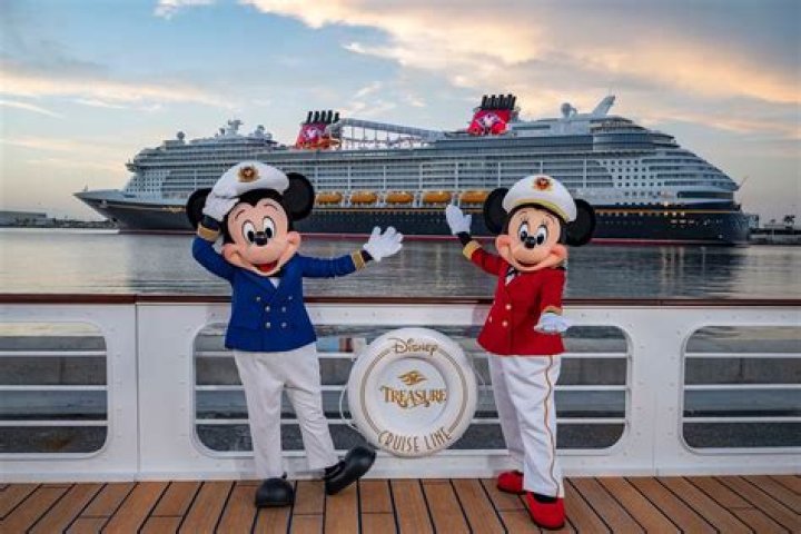  ITV: Meet The Cabins’ Jess Evans – Instagram to job of the Disney fan! Mon 4 January 2021 19:36 Helen Williams 