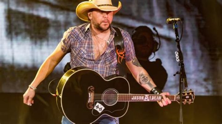 Jason Aldean Goes Off Script for Nashville Tour Stop
