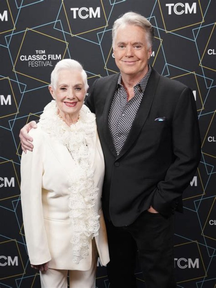 Joanna Cassidy Net Worth  - Pulptastic