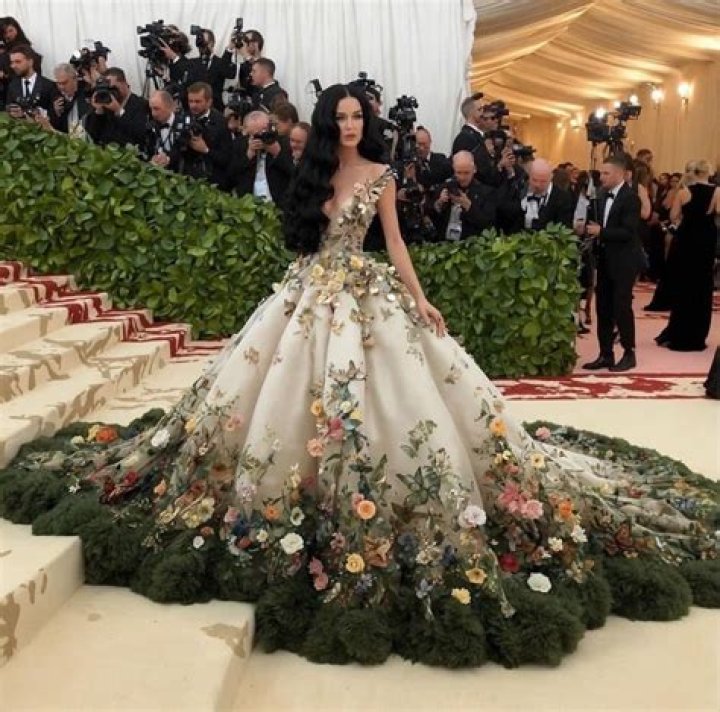 Kacey Musgraves Goes Blonde for 2019 Met Gala [Photos]