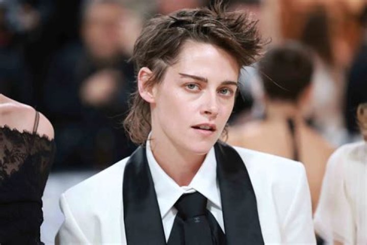 Kristen Stewart’s Tweed Skirt Suit With Socks and Heels is Giving Cher Horowitz