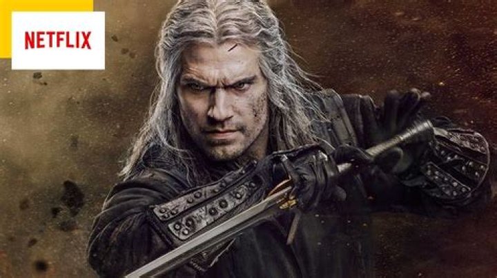 La saison 4 de The Witcher est confirmée, mais au prix du remplacement d’Henry Cavill par Liam Hemsworth, déplorent les fans