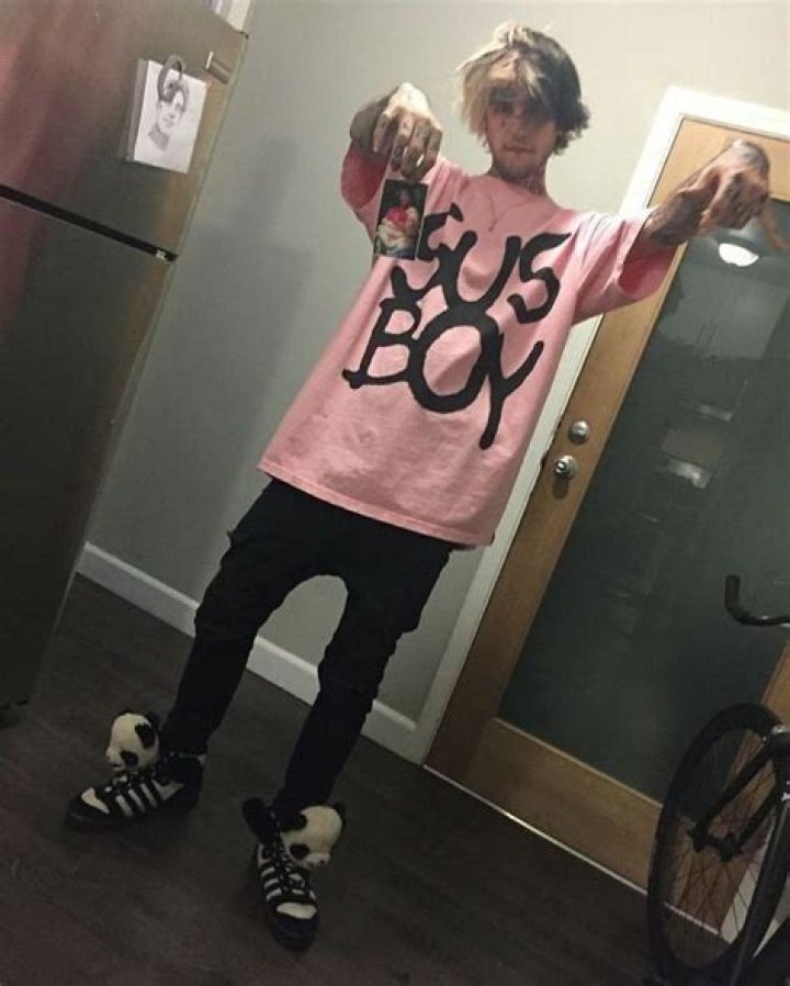 Lil Peep Height, Weight, Age, Body Stats