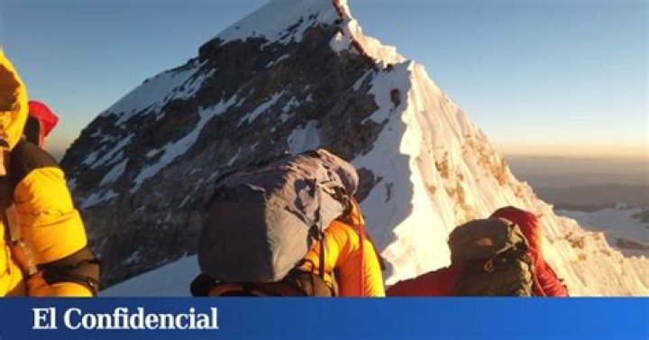 Los tres motivos que han convertido al Everest en un parque temático