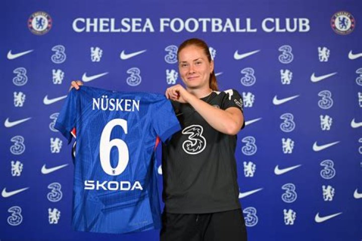 Malouda signs Chelsea contract extension