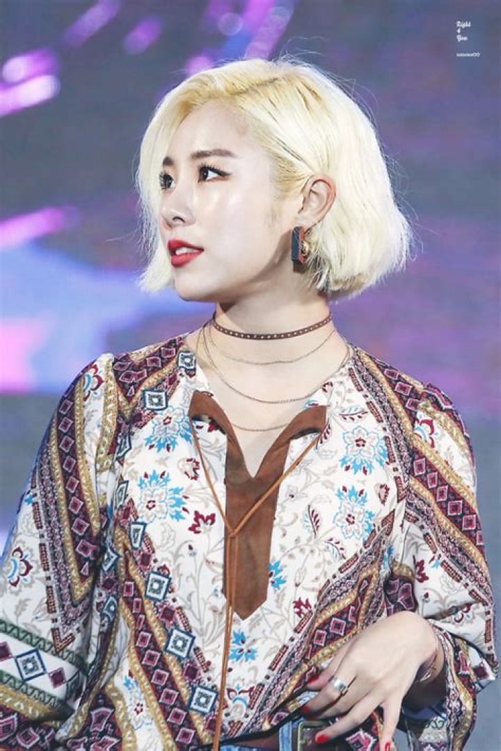 MAMAMOO Wheein Net Worth 2021: How Rich is the 'Water Color' Singer?