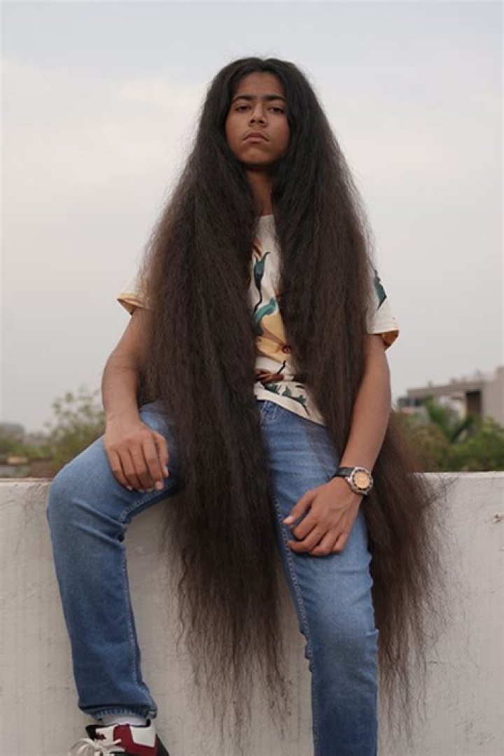 Man 'with world's longest hair dies'