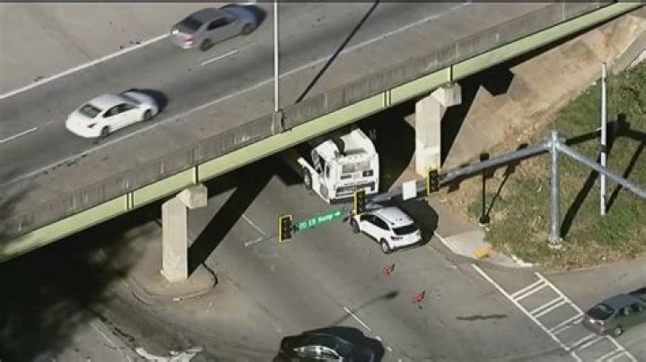 MARTA bus crash injures 8 in Atlanta