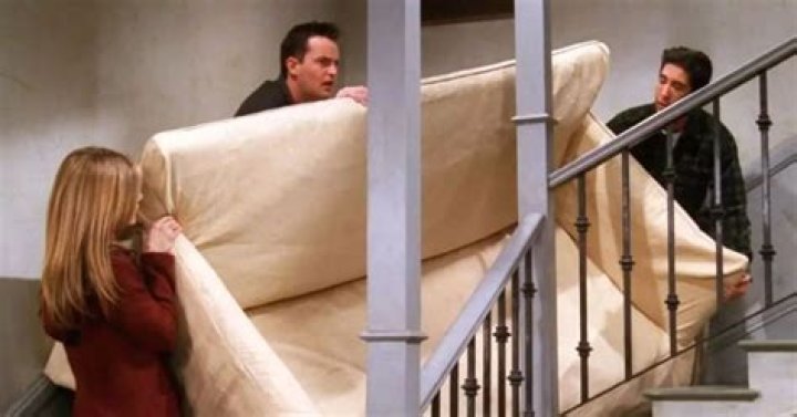 	Matthew Perry dead at 54: Shattered ‘Friends’ fans share ‘favorite’ sofa pivot blooper in tribute to star	