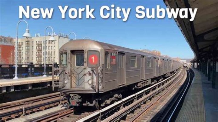 New York City subway begins nightly closure for cleaning