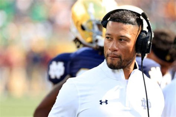 Notre Dame football recruiting: Class of 2025 QB Deuce Knight commits
