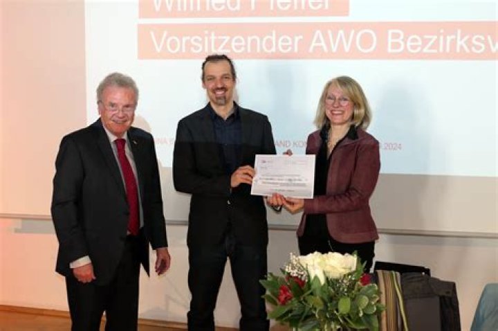 Offshore – Identitäten am Rande der Gesellschaft, ein Benachteiligungs-Panorama mit neuen Texten von Thomas Köck, Kevin Rittberger und Nis-Momme Stockmann am Stadttheater Bremerhaven