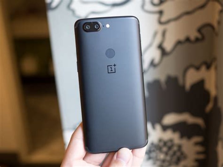 OnePlus 5T review: Come for the value, not the excitement