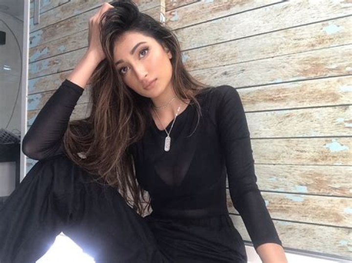 Palak Tiwari- Height, Weight, Bra Size, Hair, Eye Color