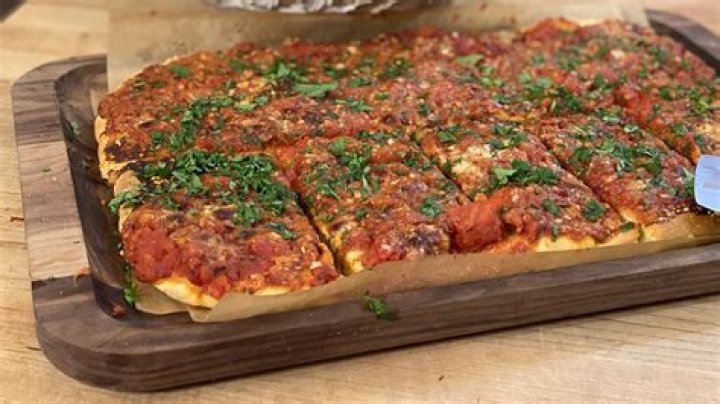 Pizza-nini | Recipe - Rachael Ray Show
