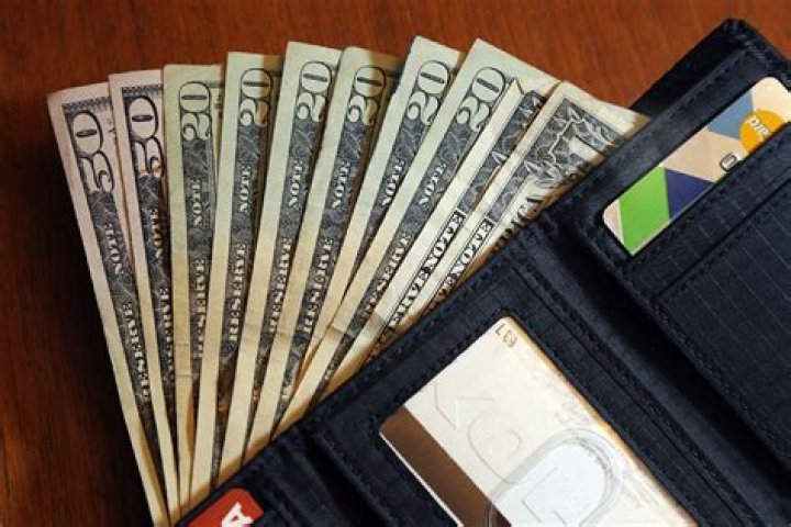 Precio del dólar 30 de diciembre 2023: cotización en compra y venta
