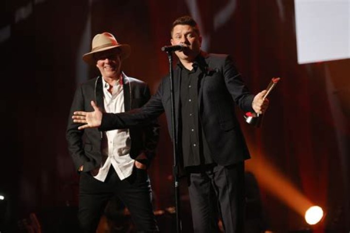 Rascal Flatts Bandmates Reunite for a Studio Selfie